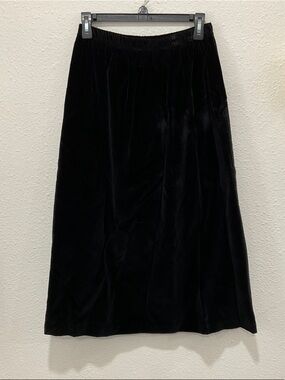 Black Velvet Mid-Length Women's Skirt